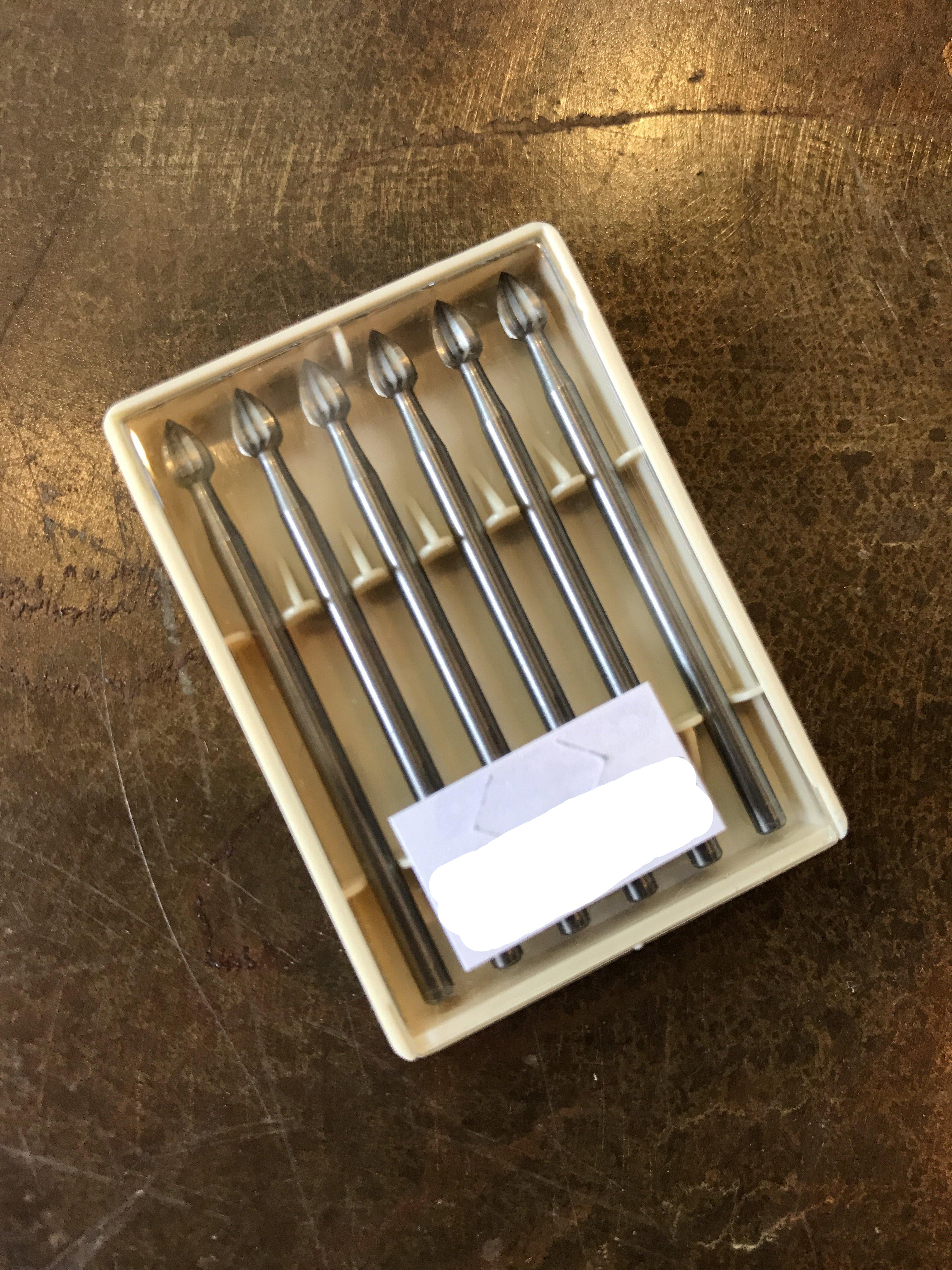 BUD BUR 033 - B Golden Jewelry School