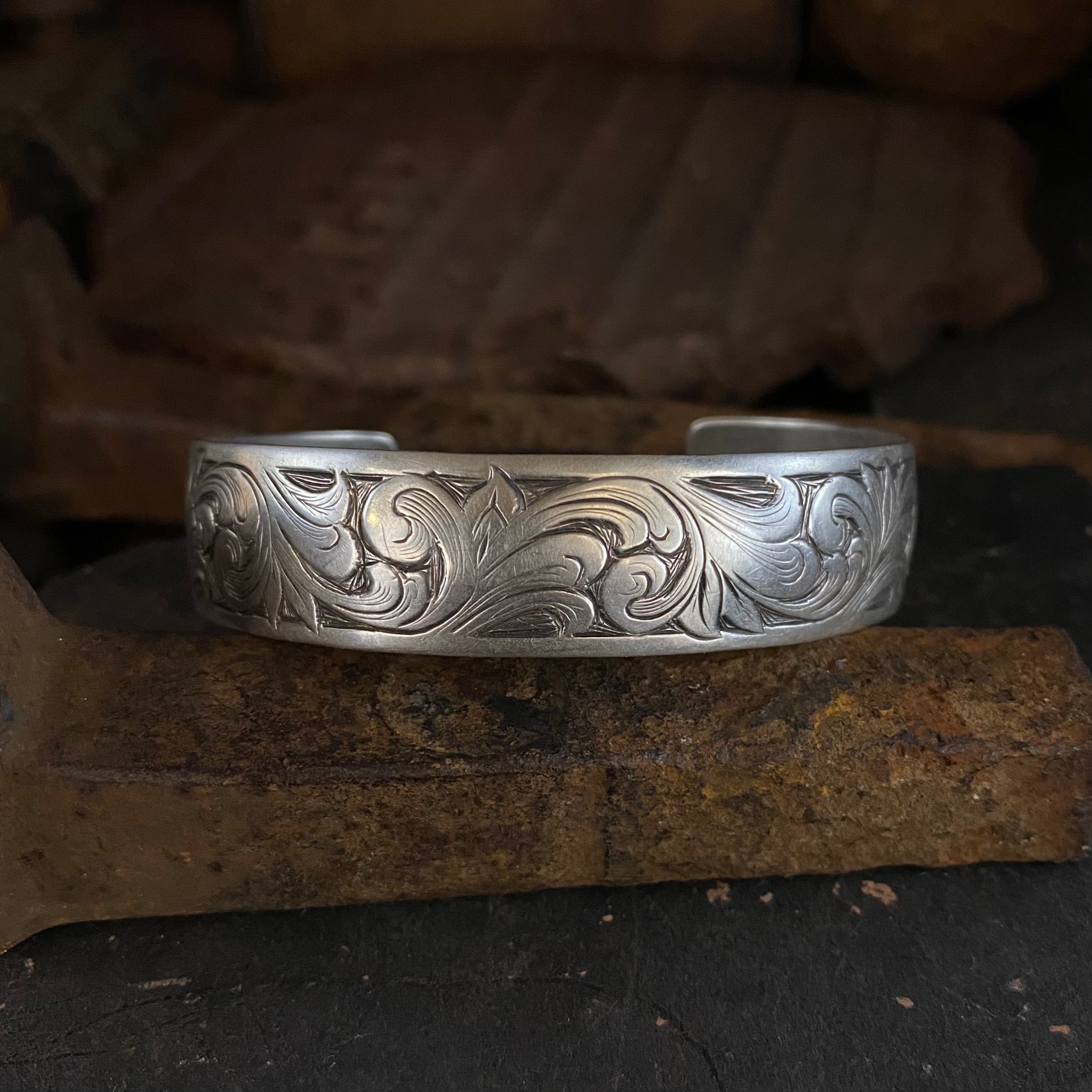 Hand Engraving: Master the Art of Metal Engraving