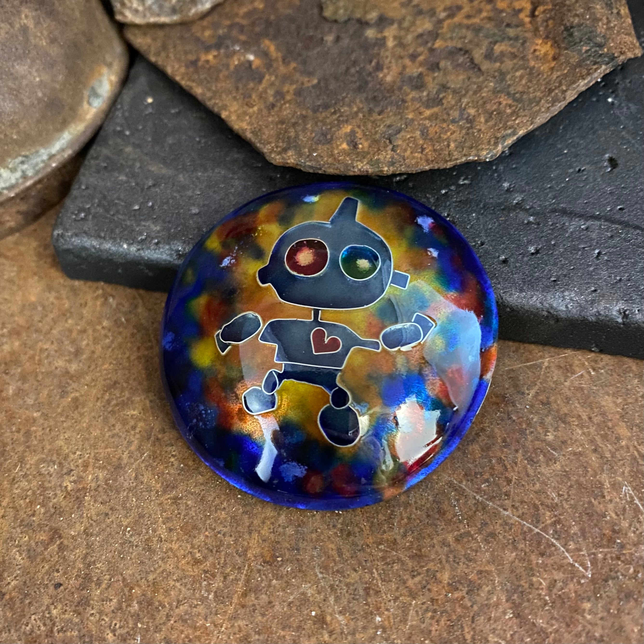 Cloisonné Enameling robot with heart B Golden Jewelry School