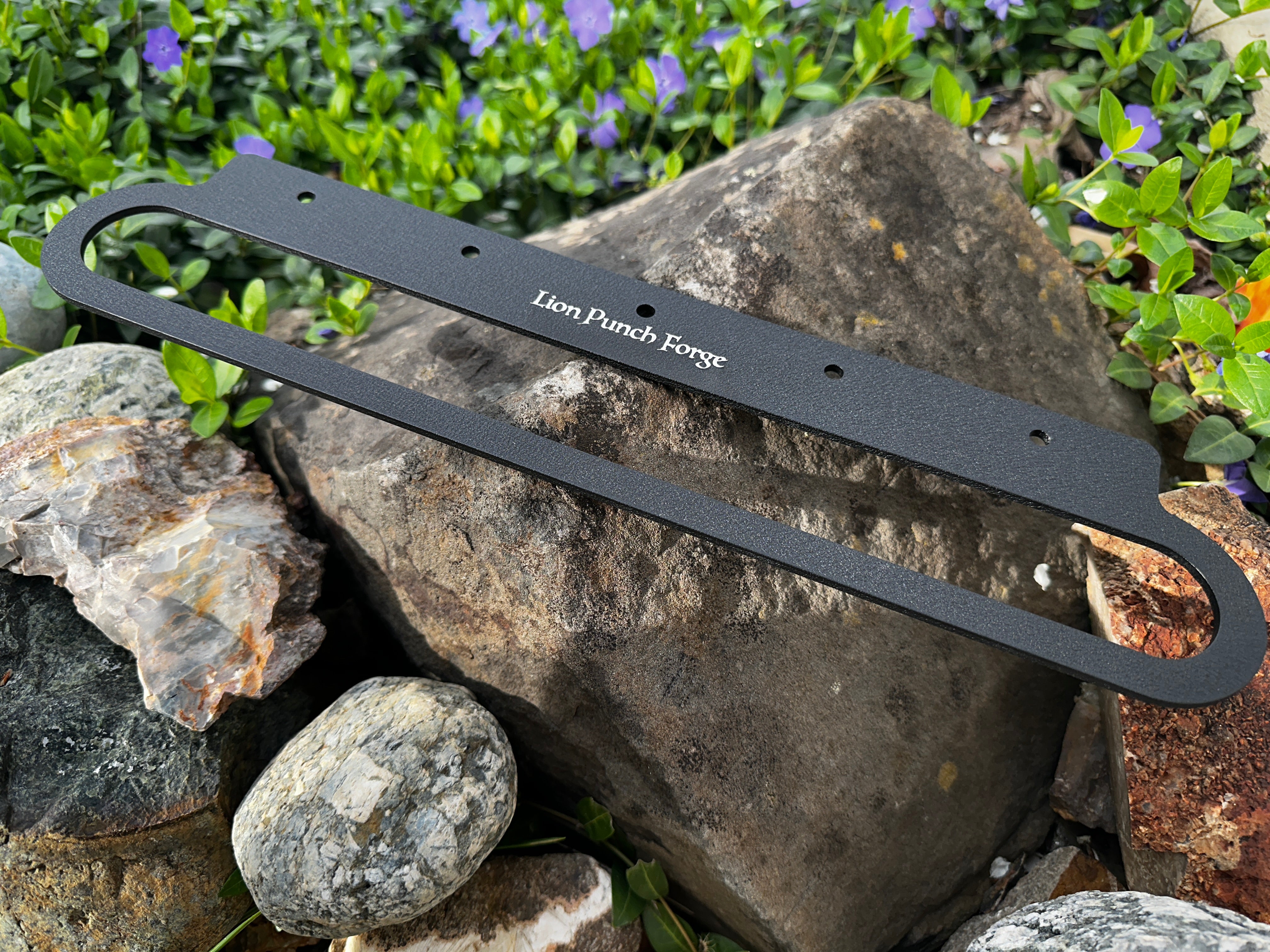 Lion Punch Forge Hammer holder